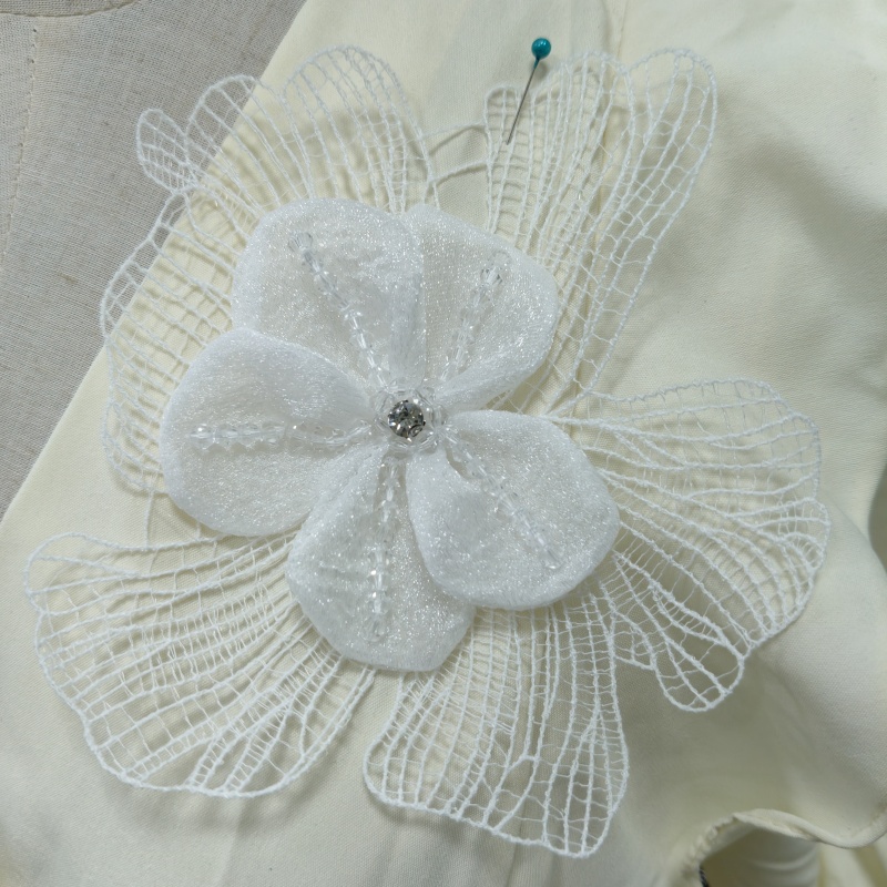 3D Mesh Lace Flower Applique, Rhinestone Embroidered Floral Patch for Dress Decoration
